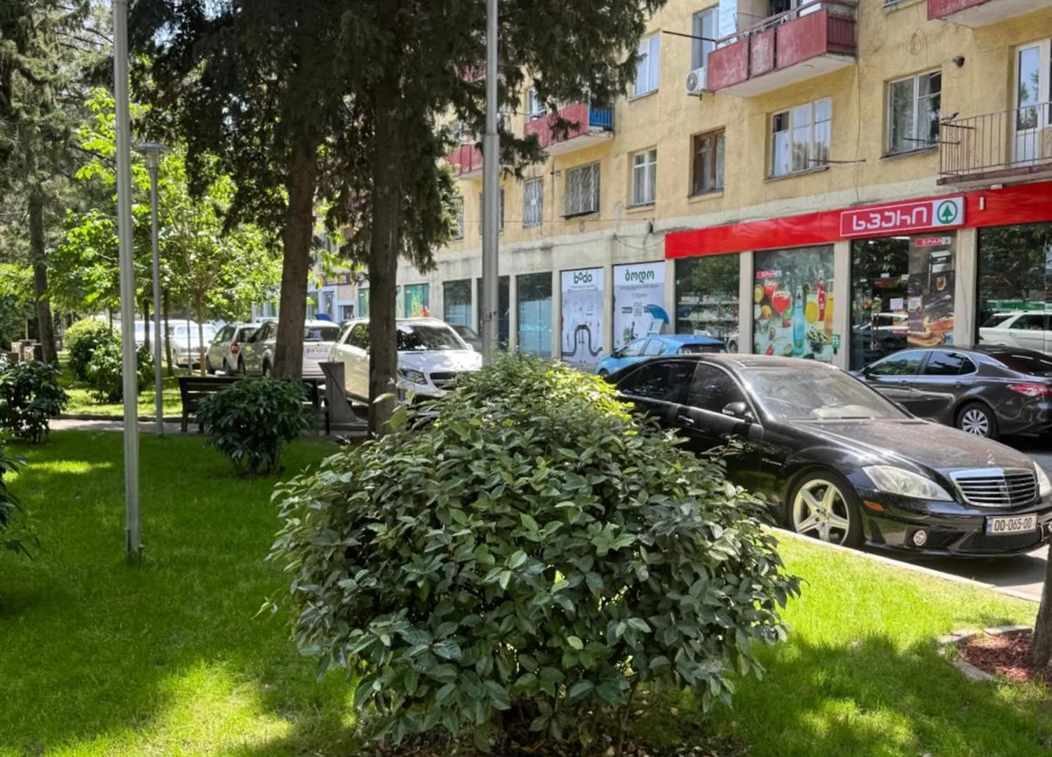 Cozy Apartment With Balcony Тбилиси